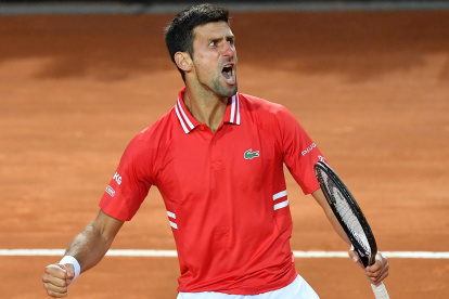 El serbio celebra su paso a la final del Masters 1.000 de Roma.