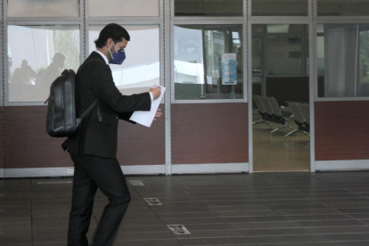 Abogado. Pablo Encalada defiende a exgerente de Petroecuador Pablo Flores.