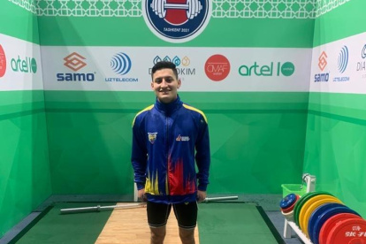 Benjamín Zurita previo a su participación en la plataforma en los 55 kg.