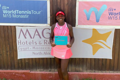 La tenista ecuatoriana venció 7-6, 3-6 y 6-4 a Katarina Kozarov.