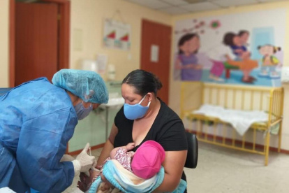 La vacunación infantil contra dos enfermedades está garantizada, según el Gobierno.
