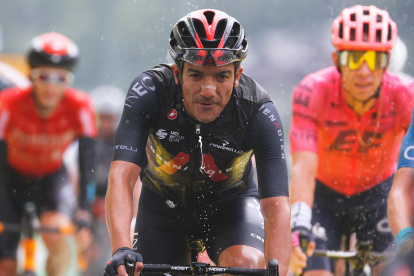 Richard-Carapaz-TourdeFrancia-ciclismoRichard Carapaz arribó en el séptimo lugar en la novena jornada, de alta montaña, y marcada por la lluvia.