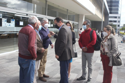 Escrito. Ediles municipales acudieron al Complejo Judicial Norte a pedir el despacho de su pedido.