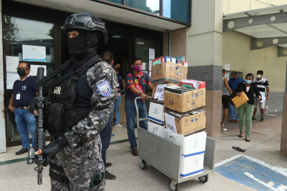 En la primera convocatoria, el expediente de la Fiscalía fue resguardado desde que ingresó hasta que salió de la Unidad Judicial de Albán Borja.