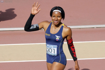 Angela Tenorio tiene en su sangre la velocidad y desde los 18 años es una realidad en las pistas.