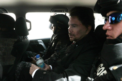 Preso. Ricardo Rivera, tío de Jorge Glas, en 2017 mientras era trasladado a una diligencia.