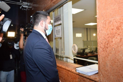 El domingo en la noche, el Ministerio de Economía y Finanzas entregó la proforma en la Asamblea.