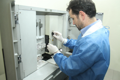 Referencial. Foto del Centro de análisis y diagnóstico genético del OmniHospital.