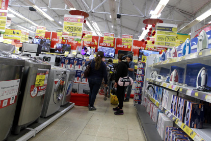 Endeudamiento. A causa de la pandemia, creció el número compromisos de pagos incumplidos. Tanto en el sistema financiero como el comercial.