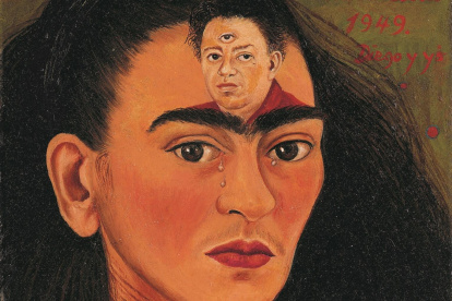 Fotografía cedida por Sotheby"s donde se muestra la obra "Diego y yo", un autorretrato de Frida Kahlo donde aparece su busto con una imagen de su marido, Diego Rivera.