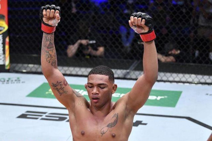 Victoria. Michael celebró tras ganar por decisión unánime el combate ante Nikolay Veretennikov.