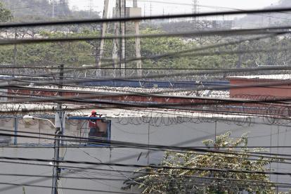 El amotinamiento empezó antes de las 09:30 y las autoridades dieron detalles después de siete horas de la alerta.