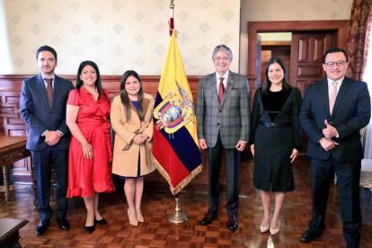 El pasado 10 de noviembre una comisión del CPCCS, encabezada por la presidenta Sofía Almeida, se reunió con el presidente Guillermo Lasso.