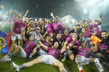 Los jugadores de Independiente del Valle son los flamantes campeones de la LigaPro 2021.