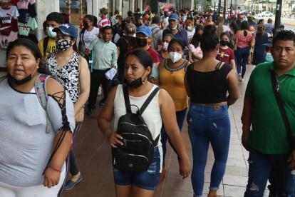 Las aglomeraciones sin medidas de bioseguridad constituyen una de las principales fuentes de contagio de COVID-19 y de preocupación de las autoridades de Salud.