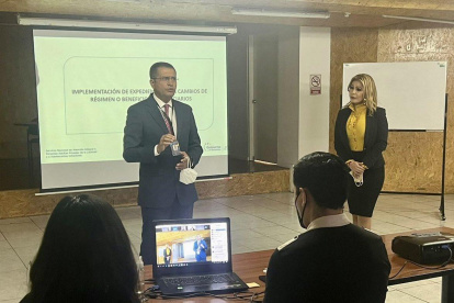 Realidad. Pablo Ramírez, director del SNAI, explicando sobre los beneficios penitenciarios al Comité de Paz.