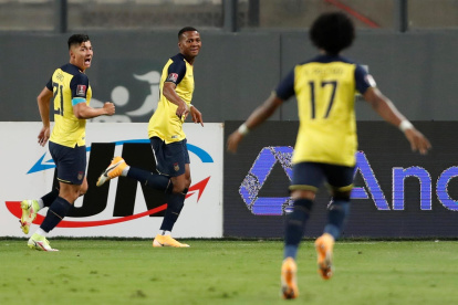 Ecuador ya marca su primero gol en Perú.
