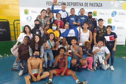 El equipo albiceleste de lucha estuvo integrado por 19 deportistas.