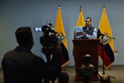 Canciller. Juan Carlos Holguín dijo que entre lunes y martes retornará el primer grupo de ecuatorianos, en un vuelo humanitario.