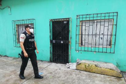 En la cooperativa 7 laguitos del Guasmo Sur una casa fue baleada por supuestos sicarios.