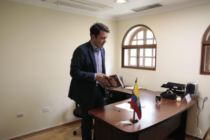 Jiménez tenía previsto presentar su renuncia en los próximos minutos y será posesionado a las 15:00 de este miércoles