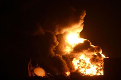 a explosión ha destruido además seis vehículos y ha provocado el pánico generalizado en la zona