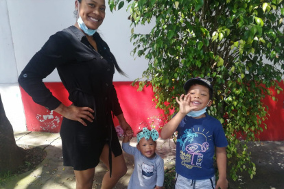 Lissette Antes en su faceta de mamá, junto a sus hijos Judith (1 año, 5 meses) y Myles (4).