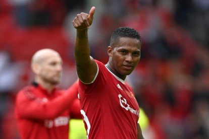 Antonio Valencia fue parte del duelo benéfico entre el United y el Liverpool.