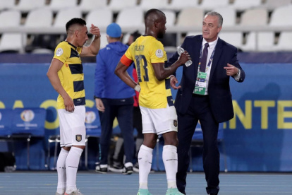 Ángel Mena (i) y Enner Valencia (c) son hombres de confianza de Alfaro (d).