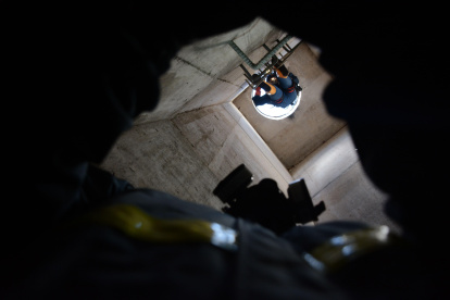 Un día en el trabajo de los hombres topo de Quito.