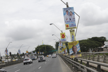 Imagen para referenciar el tipo de propaganda electoral con la que se promociona el rostro de candidatos. Muchos de ellos han llegado a la política por su popularidad en espacios mediáticos.