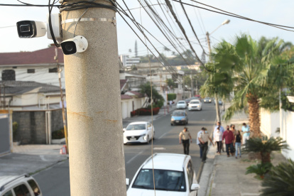 Los precandidatos a la Alcaldía de Guayaquil le apuestan a llenar de vida el barrio, valorar a su gente y escucharla.
