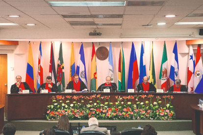 Referencia. Los delegados del alto comisionado dieron lectura a la sentencia durante la sesión virtual