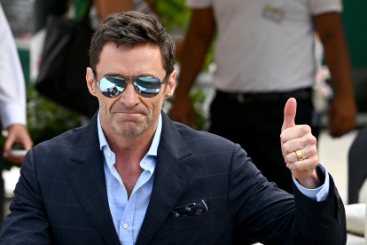 El actor australiano Hugh Jackman llega a la playa de Lido para acudir al Festival Internacional de Cine de Venecia este miércoles.