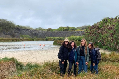 Dato. Dos horas antes de abordar la nave que naufragó, las extranjeras Yaiza, Ana, Estefanía y Marina capturaron esta foto. Ellas lograron salvarse.