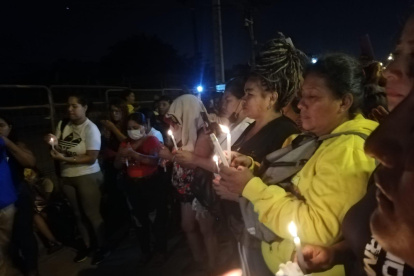 Mujeres organizaron una oración por sus familiares en el interior de la Penitenciaría del Litoral.