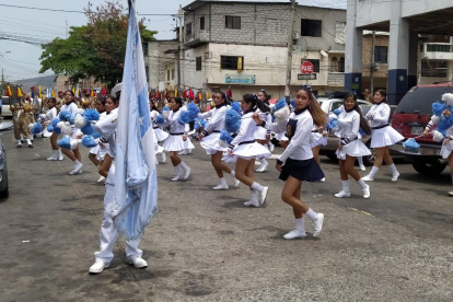 Desfile en el barrio Garay