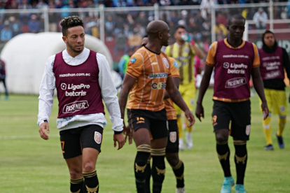 9 de Octubre se despidió de la Serie A en el duelo contra Macará en Ambato.