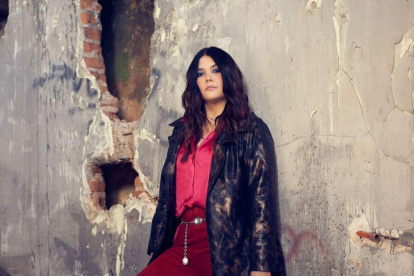 El disco debutó en el puesto número 1 en iTunes México