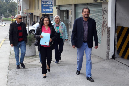 Los representantes del colectivo también entregaron una alternativa de pregunta al Consejo de Participación