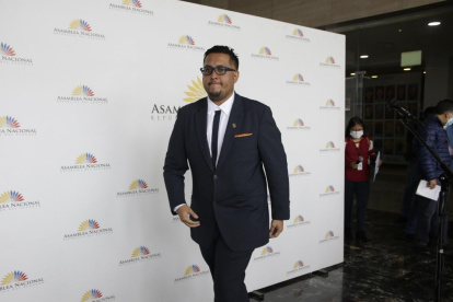 El asambleísta oficialista Juan Fernando Flores espera que las acusaciones sean sustentadas.