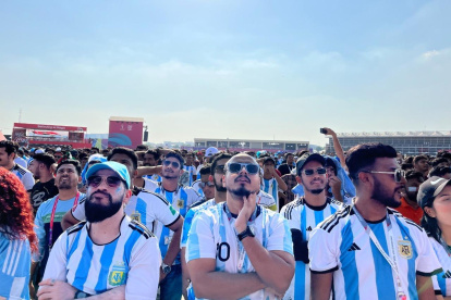 Los rostros desencajados de la afición argentina fueron demasiado evidentes en el Fan Fest. Llegaron haciendo mucha bulla y se fueron en medio del silencio.