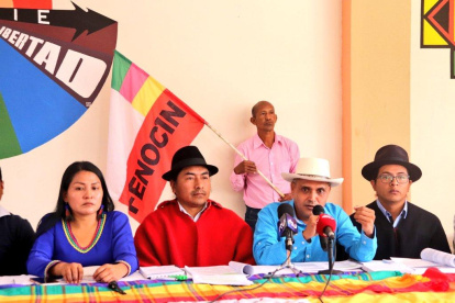 Líderes indígenas en rueda de prensa en Quito este miércoles 30 de noviembre.