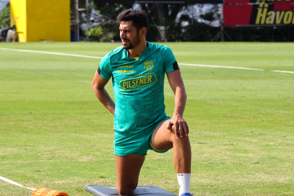 Bruno Piñatares, volante del cuadro amarillo, es uno de los que permanecerá en el cuadro amarillo.