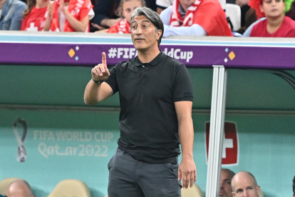 Lusail (Qatar), 06/12/2022.- Head coach Murat Yakin of Switzerland reacts during the FIFA World Cup 2022 round of 16 soccer match between Portugal and Switzerland at Lusail Stadium in Lusail, Qatar, 06 December 2022. (Mundial de Fútbol, Suiza, Estados Unidos, Catar) EFE/EPA/Noushad Thekkayil
