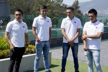 Byron Guamá (i), Pablo Caicedo, Carlos Gálviz y Santiago Montenegro (d) tienen como meta dar pelea en la Vuelta a Costa Rica.