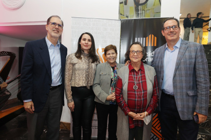 Ernesto Noboa, Zaylín Brito, Leticia Garcés, Marcia Gilbert y Saidel Brito.