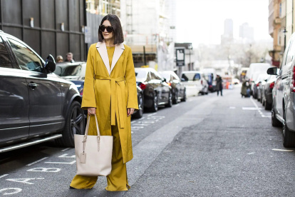 Bolsos shopper en el street style.