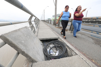 RECORRIDO POR DAÑOS EN EL PUENTE DE LA UNIDAD NACIONAL PERIODISTA :JUAN DANIEL PONCE FECHA : 05/01/2023 Agencia (ag-extra)