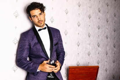 Bruno Barbieri se inclina por trajes a la medida al momento de acudir a un evento formal.